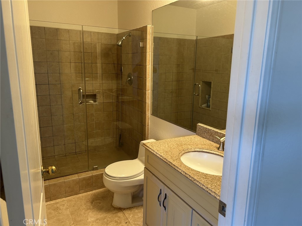 https://media.crmls.org/medias/521319f3-fb06-46ee-8416-95b0fc70e870.jpg?preset=X-Large