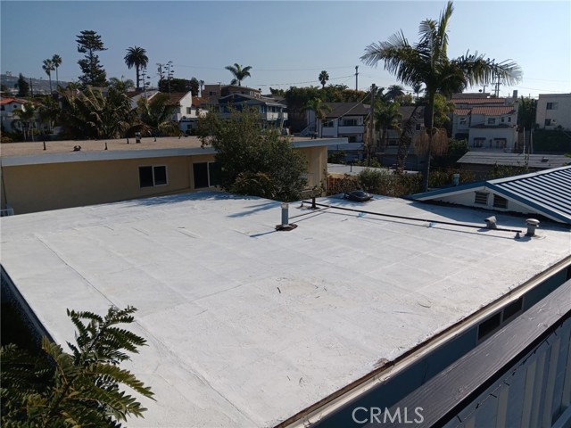 229 W Canada, San Clemente CA: https://media.crmls.org/medias/52133231-4416-4bb1-8851-fa5247dfe278.jpg