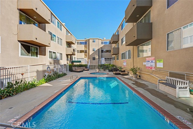 Detail Gallery Image 20 of 25 For 14141 Dickens #111,  Sherman Oaks,  CA 91423 - 2 Beds | 2 Baths