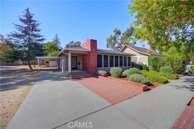 Detail Gallery Image 2 of 31 For 1835 Oak St, Paso Robles,  CA 93446 - 2 Beds | 2 Baths