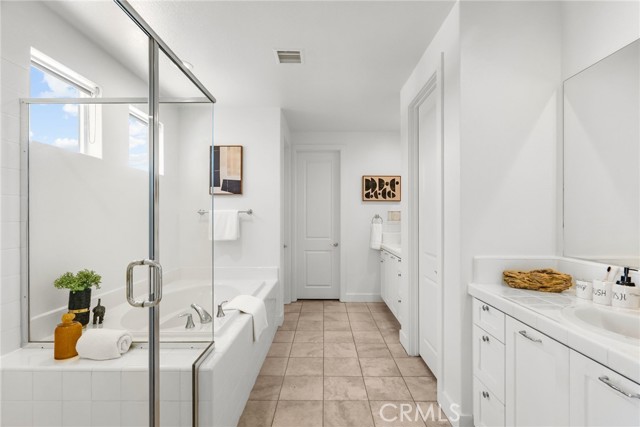 19162 Lauren Lane, Saugus CA: https://media.crmls.org/medias/52164435-0e0e-4931-851e-79432fd4856b.jpg