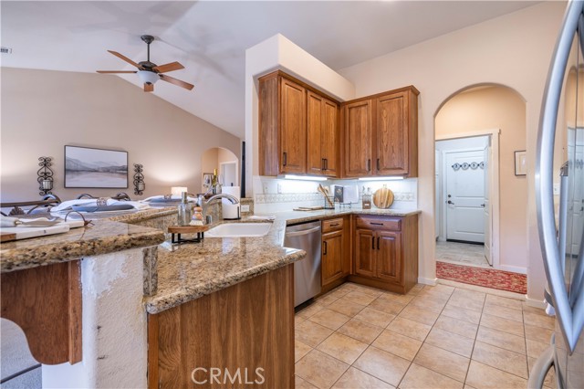 337 Pine Lane, Big Bear City CA: https://media.crmls.org/medias/52164952-837f-4744-9e23-f7fa86c9f474.jpg