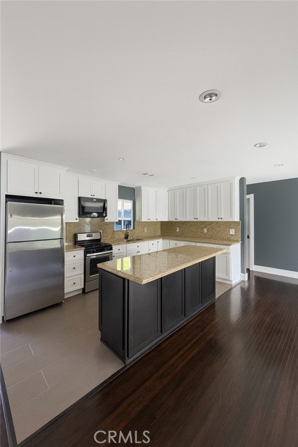 Detail Gallery Image 5 of 21 For 7845 Nevada, Canoga Park,  CA 91304 - 3 Beds | 2 Baths