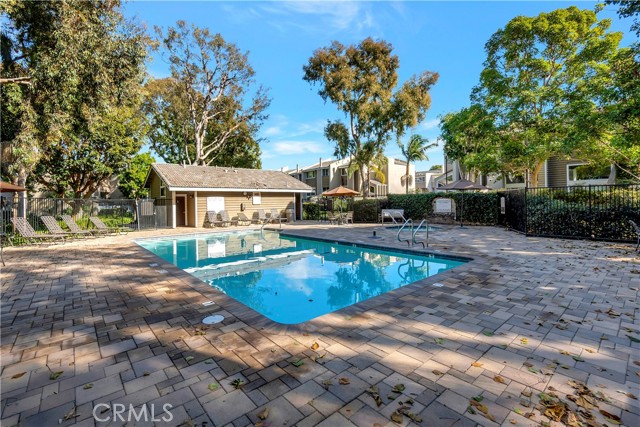 Detail Gallery Image 8 of 12 For 18786 Racquet Ln, Huntington Beach,  CA 92648 - 3 Beds | 2/1 Baths