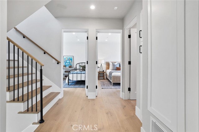 825 W Bay Avenue, Newport Beach CA: https://media.crmls.org/medias/5217ebe9-dcc7-48dc-abbd-112243bf1046.jpg