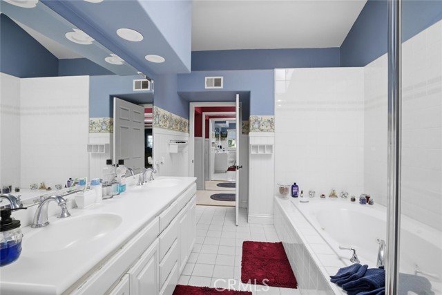 Detail Gallery Image 42 of 53 For 2033 Holiday, Newport Beach,  CA 92660 - 5 Beds | 7/1 Baths