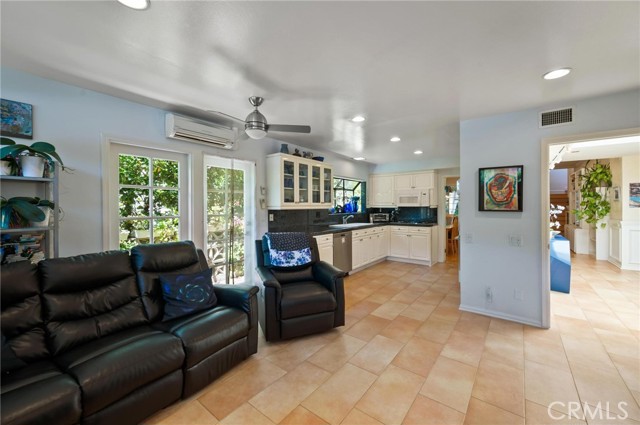 17034 Escalon Drive, Encino CA: https://media.crmls.org/medias/5219699d-4195-4072-ade4-3583d4600c63.jpg