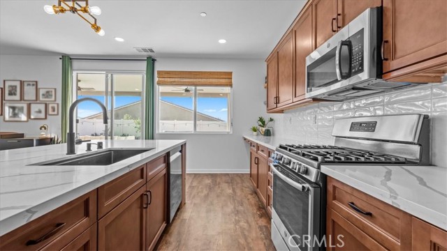 Detail Gallery Image 16 of 44 For 1417 Galaxy Dr, Beaumont,  CA 92223 - 4 Beds | 3 Baths