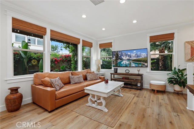 61 Fuchsia, Lake Forest CA: https://media.crmls.org/medias/521a493a-27c7-483d-a262-4942e1dde763.jpg