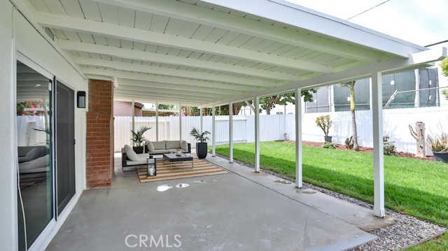 2737 Lorenzo Avenue, Costa Mesa CA: https://media.crmls.org/medias/521ab0b6-9520-417b-a3d5-7ccc6cb30218.jpg