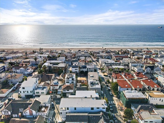 420 31st Street, Manhattan Beach, California 90266, 5 Bedrooms Bedrooms, ,1 BathroomBathrooms,Residential,Sold,31st,PV22019305