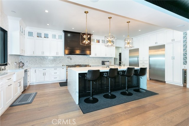 5225 Topeka Drive, Tarzana CA: https://media.crmls.org/medias/521b4672-63b0-46df-ac23-be9addb68a50.jpg