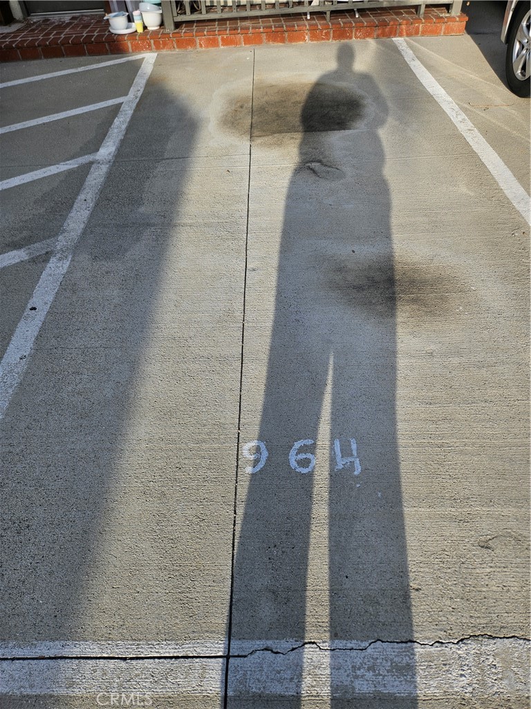 https://media.crmls.org/medias/521b88c5-f02e-4627-bf60-e6cafcdb6336.jpg?preset=X-Large