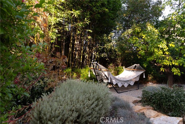 21149 Entrada Road, Topanga CA: https://media.crmls.org/medias/521bd257-14b3-433c-abfe-09828c4fd60f.jpg