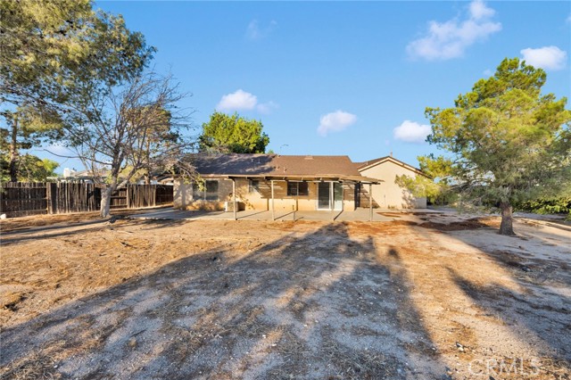 13106 Hollyberry, Victorville CA: https://media.crmls.org/medias/521c1f52-6b08-41ca-85c1-73e972368ef6.jpg