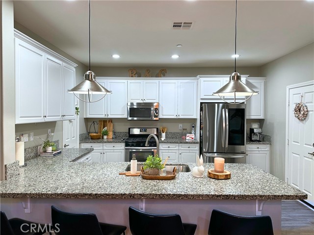 Detail Gallery Image 2 of 28 For 5053 S Heritage Paseo, Ontario,  CA 91762 - 3 Beds | 2/1 Baths