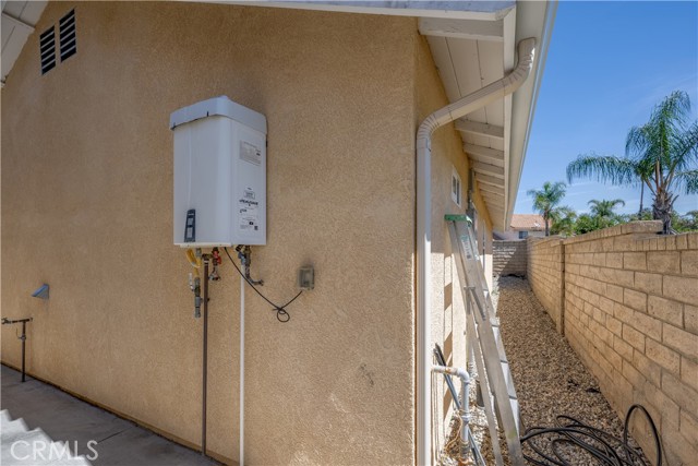 Detail Gallery Image 45 of 47 For 20419 Kesley St, Canyon Country,  CA 91351 - 6 Beds | 3 Baths