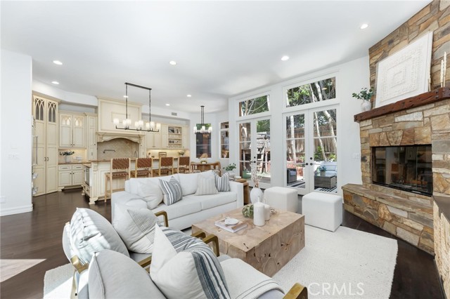 Detail Gallery Image 17 of 64 For 2516 Walnut Ave, Manhattan Beach,  CA 90266 - 5 Beds | 5/1 Baths