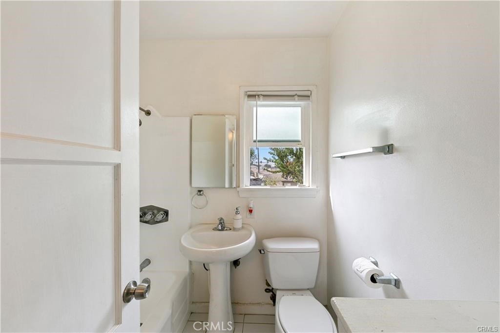 https://media.crmls.org/medias/521d6982-2332-4aa2-81d2-140891026b07.jpg?preset=X-Large