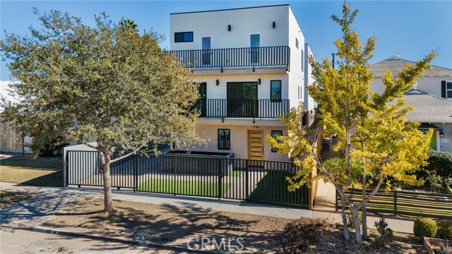 Front Image Thumbnail for CRBB26089575