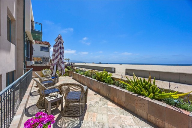 2326 The Strand, Hermosa Beach CA: https://media.crmls.org/medias/521da3cf-6204-467d-9943-7c22744b7879.jpg
