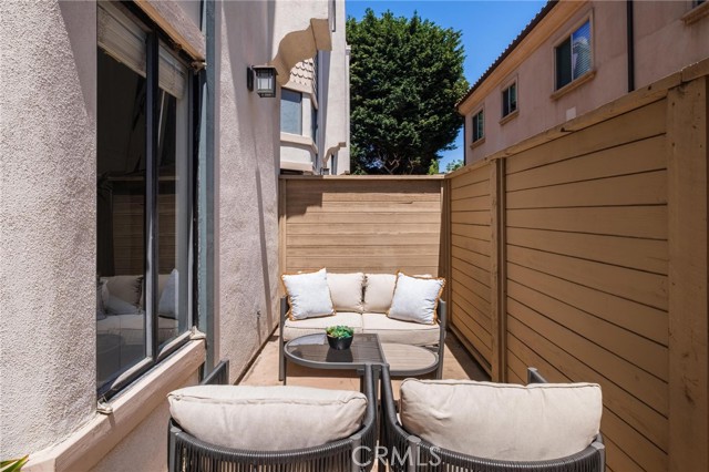 324 North Francisca Avenue, Redondo Beach, California 90277, 3 Bedrooms Bedrooms, ,2 BathroomsBathrooms,Residential,For Sale,North Francisca Avenue,OC26077465