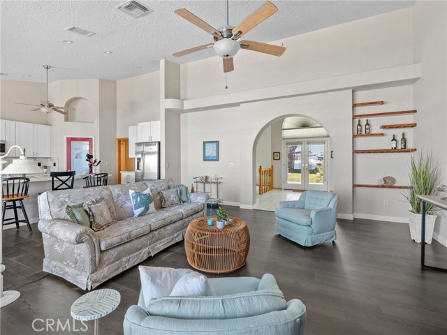 14526 Galleon Lane, Helendale CA: https://media.crmls.org/medias/521dfb62-a351-4f51-b066-8b3cbbbefbd4.jpg