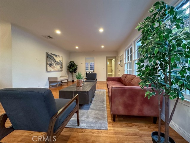 Detail Gallery Image 4 of 42 For 131 N Garfield Pl, Monrovia,  CA 91016 - 2 Beds | 1/1 Baths