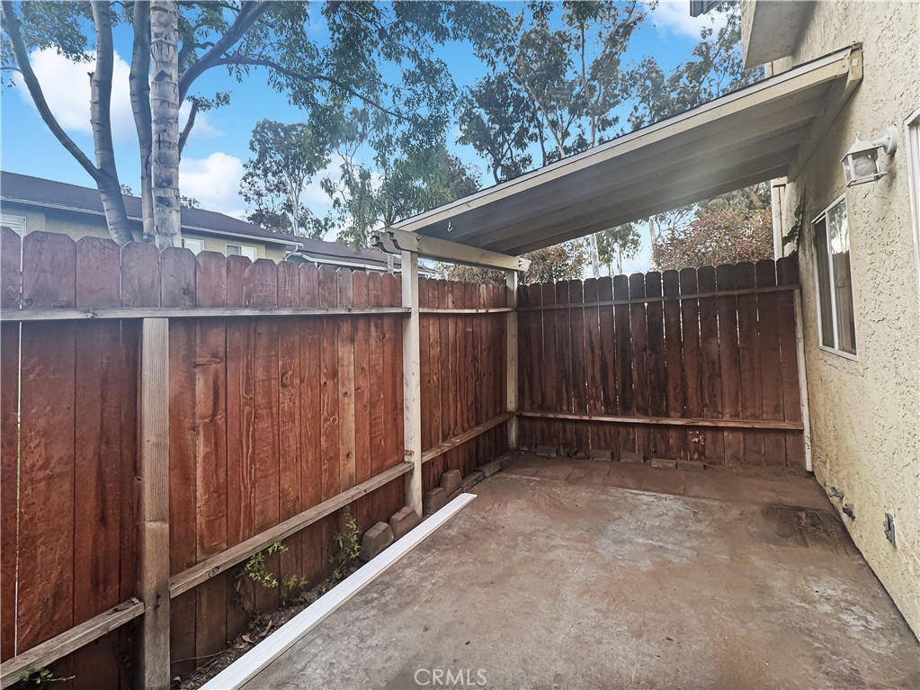 https://media.crmls.org/medias/521eb7cf-99b0-4b7c-8978-1939ceb62400.jpg?preset=X-Large