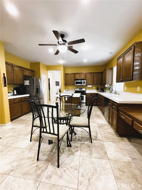 Detail Gallery Image 9 of 42 For 13217 Acacia Ave, Moreno Valley,  CA 92553 - 3 Beds | 2 Baths