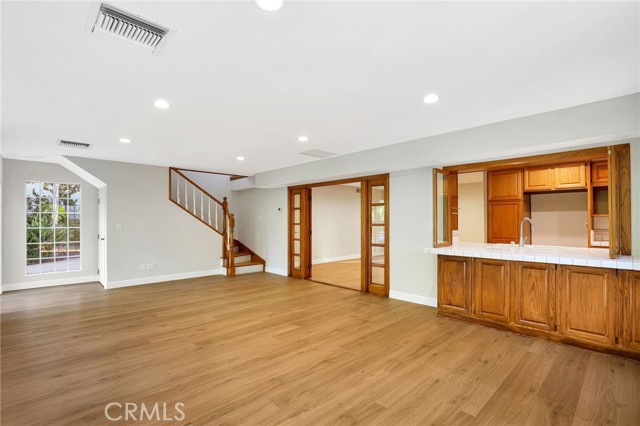 10938 Remmet Avenue, Chatsworth CA: https://media.crmls.org/medias/521f2e41-9c18-4b10-af1f-8d7e56703126.jpg