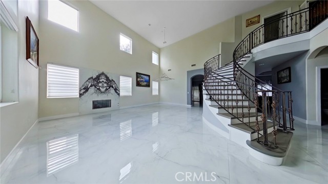 Detail Gallery Image 9 of 45 For 6937 Kian Ct, Van Nuys,  CA 91406 - 4 Beds | 3 Baths