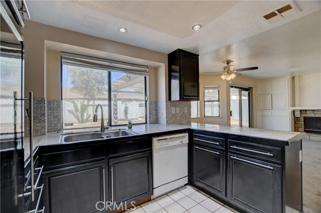 Image 16 of 52 For 681 Goldenrod Street