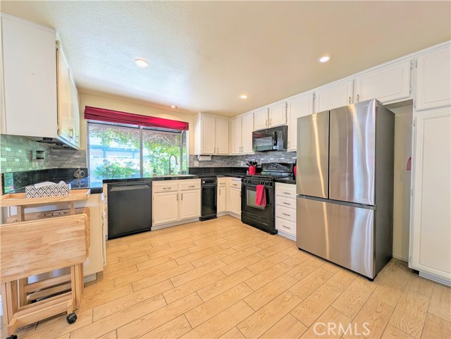 Detail Gallery Image 20 of 59 For 1738 Cambridge Cir, Redlands,  CA 92374 - 3 Beds | 2/1 Baths