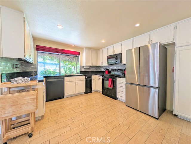 Detail Gallery Image 20 of 59 For 1738 Cambridge Cir, Redlands,  CA 92374 - 3 Beds | 2/1 Baths