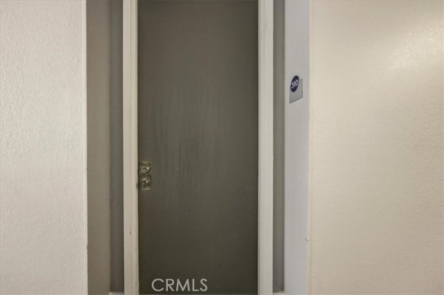 Detail Gallery Image 8 of 46 For 3310 Raintree, Culver City,  CA 90230 - 2 Beds | 2 Baths