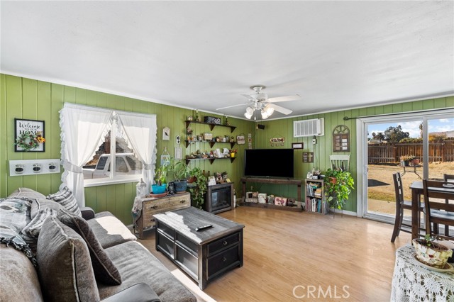 Detail Gallery Image 4 of 30 For 525 S Kern St, Maricopa,  CA 93252 - 2 Beds | 2 Baths