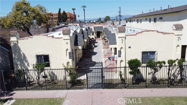 Detail Gallery Image 1 of 11 For 725 W 77th St, Los Angeles,  CA 90044 - – Beds | – Baths