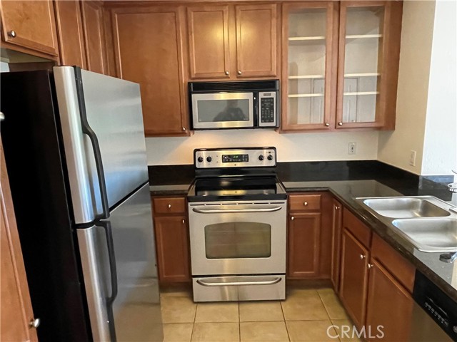 Detail Gallery Image 17 of 56 For 1965 Las Colinas Cir #308,  Corona,  CA 92879 - 2 Beds | 2 Baths