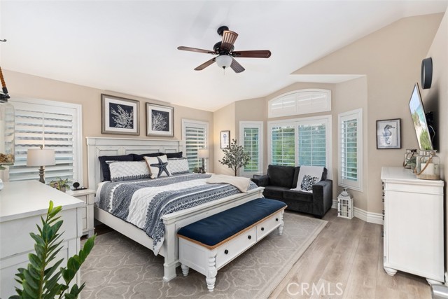 12 La Perla, Lake Forest CA: https://media.crmls.org/medias/5225fc1f-c499-4a66-a9fc-711ea75b4476.jpg