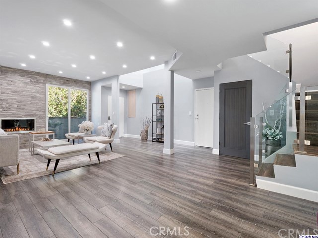 2 Bed Home for Sale in Studio City, California