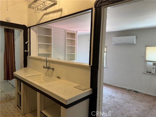 3499 Lemon Street, Riverside CA: https://media.crmls.org/medias/5226d7bd-73fb-40b2-b5ed-8e19d7becda4.jpg
