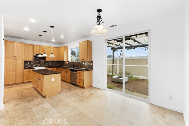 Detail Gallery Image 7 of 23 For 34027 Lily, Yucaipa,  CA 92399 - 3 Beds | 2/1 Baths