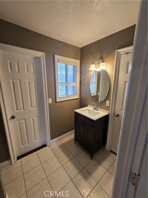 Detail Gallery Image 19 of 33 For 6792 Sylvia Dr, Huntington Beach,  CA 92647 - 4 Beds | 2 Baths