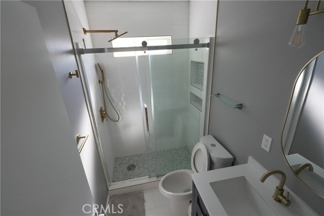 Detail Gallery Image 10 of 11 For 19103 Erwin St, Tarzana,  CA 91335 - 3 Beds | 2 Baths