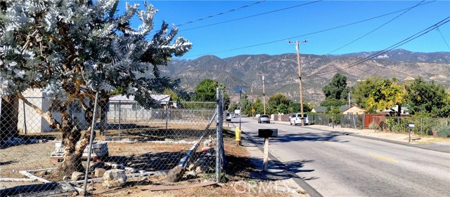 Detail Gallery Image 3 of 10 For 4046 N H St, San Bernardino,  CA 92407 - 2 Beds | 1 Baths