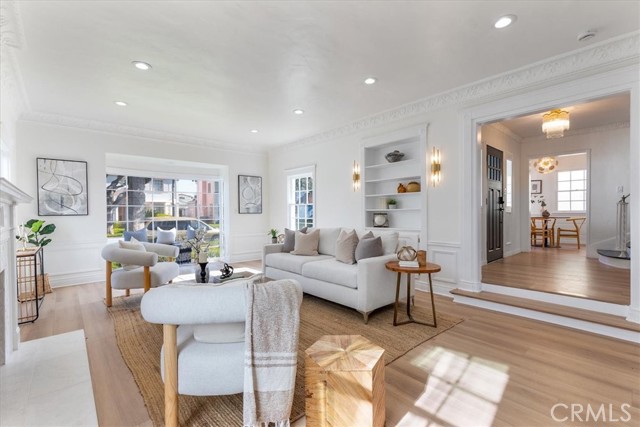 Detail Gallery Image 9 of 42 For 3961 Hepburn Ave, Los Angeles,  CA 90008 - 2 Beds | 2 Baths