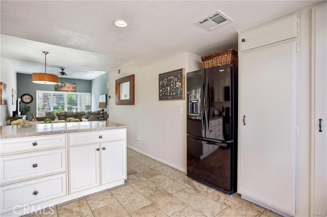 Detail Gallery Image 10 of 22 For 5784 Los Coyotes, Palm Springs,  CA 92264 - 2 Beds | 2 Baths