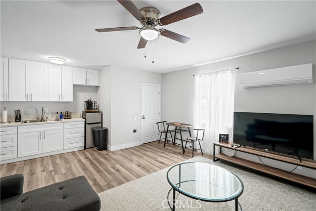 Detail Gallery Image 22 of 45 For 43032 Sunset Dr, Big Bear Lake,  CA 92315 - 3 Beds | 3 Baths