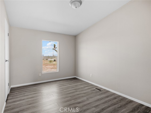 Detail Gallery Image 13 of 26 For 3168 Mcmillan, Phelan,  CA 92371 - 3 Beds | 2 Baths